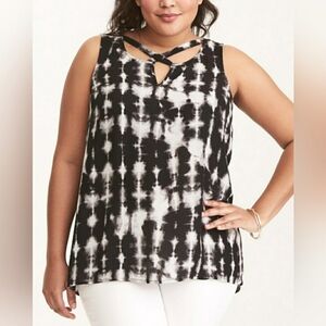 Torrid Black/White Tie Dye Print Cross Front Georgette Top Size 2X EUC